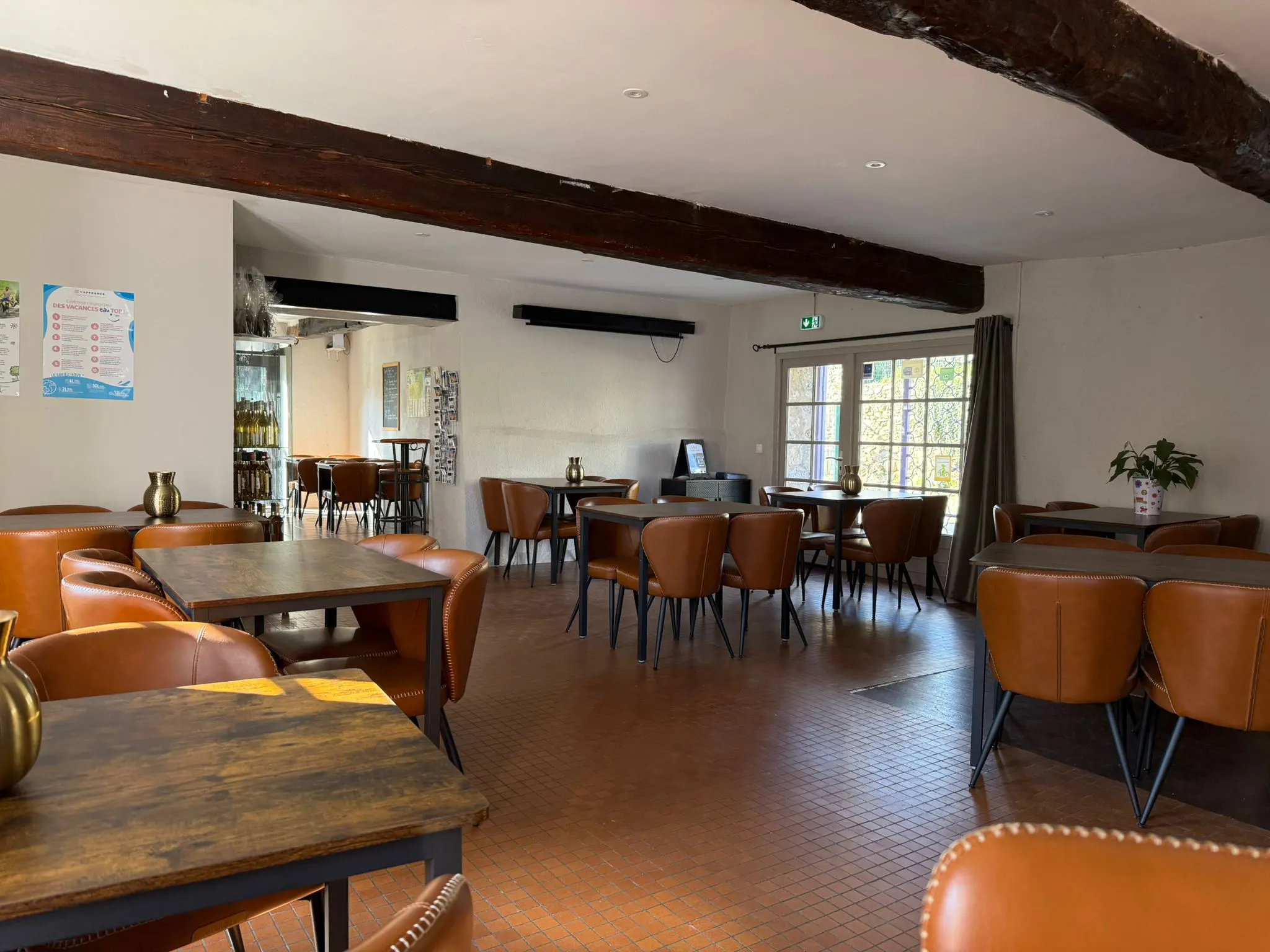 moulin-de-sournia-capfrance-salle-bar-01